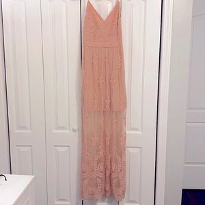Dusty pink lace dress 💕🌸